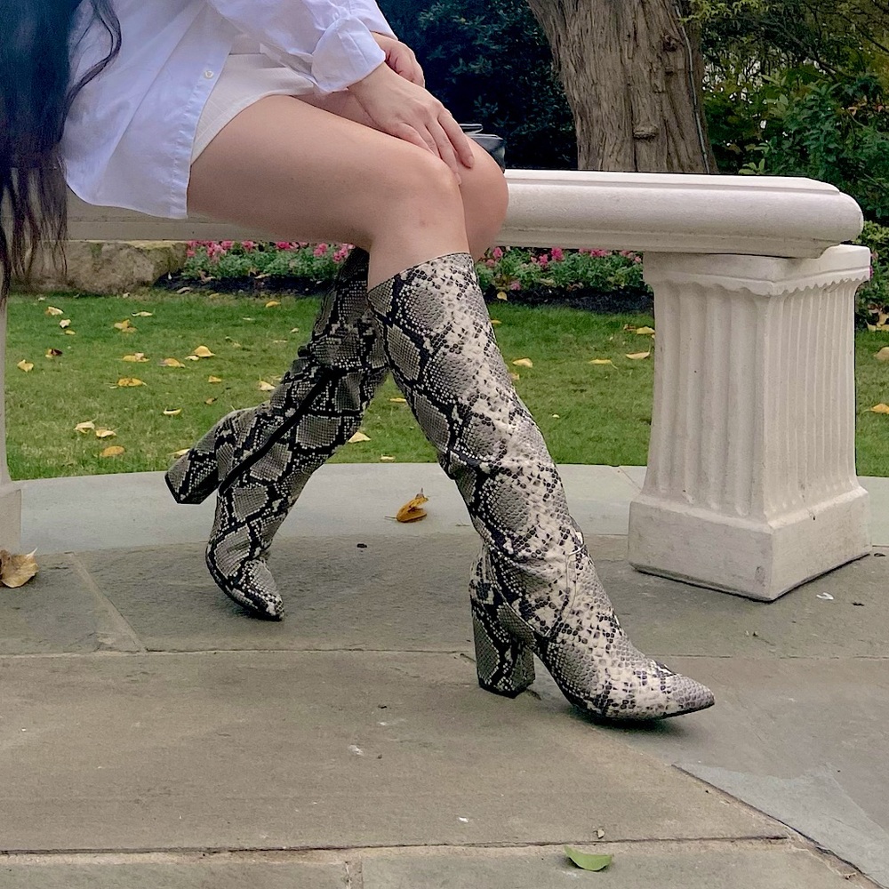 Time & Tru Knee-High Snake Print Heeled Boots Women's 7.